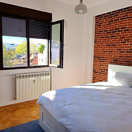 Classy Apartment With Parking In The City Center Bukarest Kültér fotó