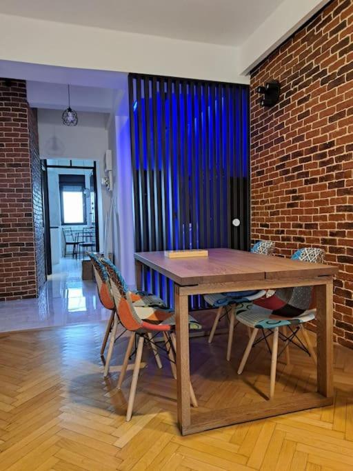 Classy Apartment With Parking In The City Center Bukarest Kültér fotó