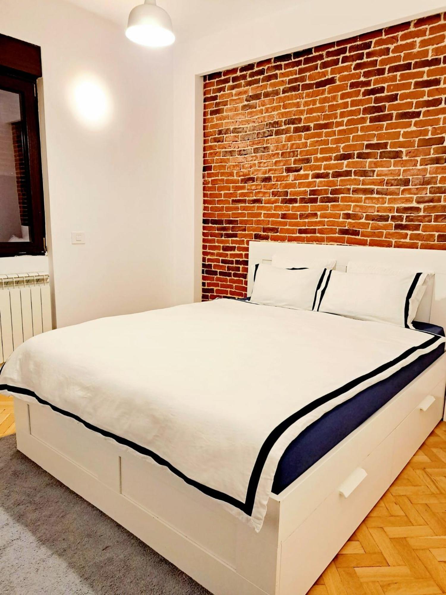 Classy Apartment With Parking In The City Center Bukarest Kültér fotó